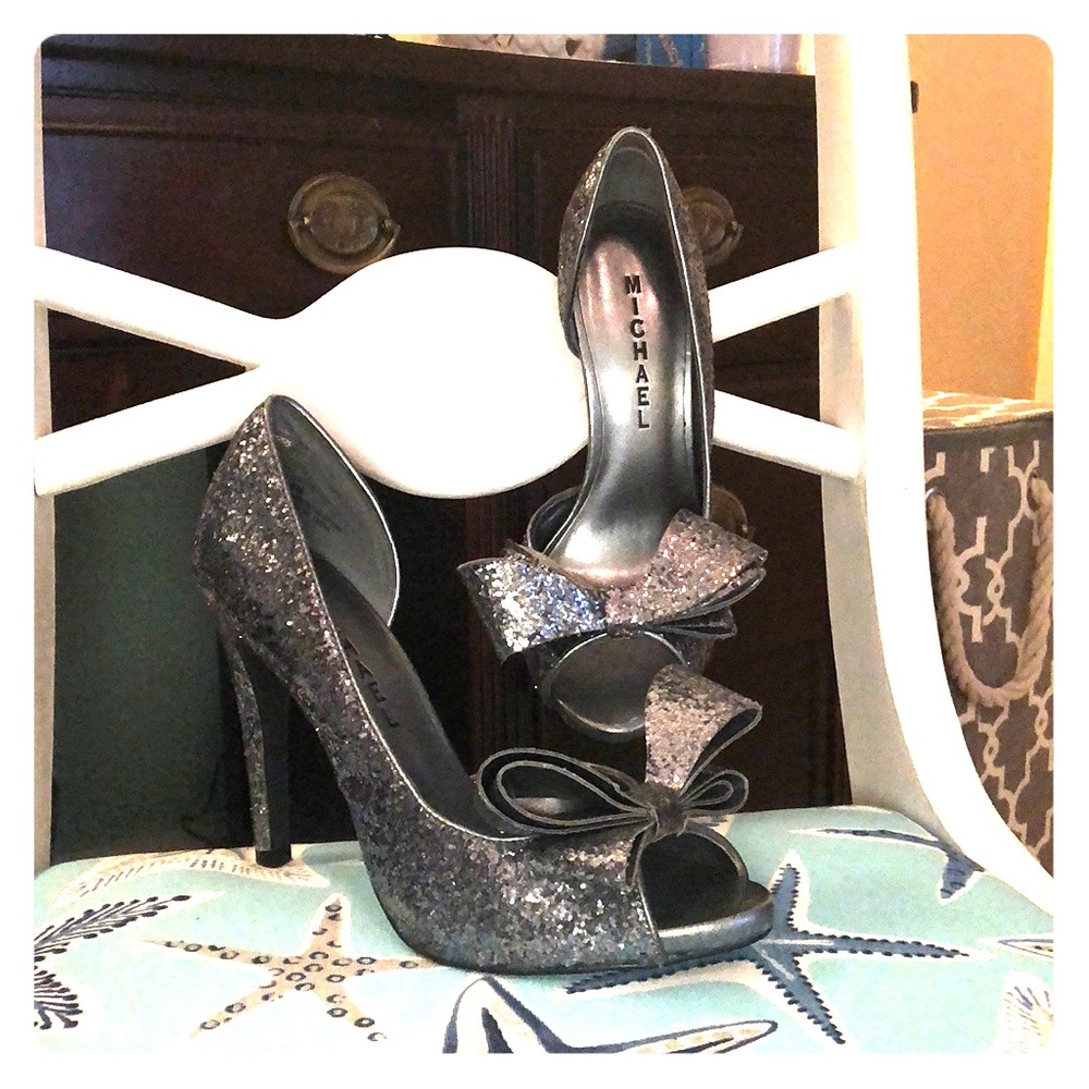 Sparkly bow Michael Shannon heels ❤️💫💥